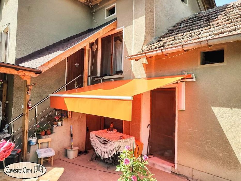 Ветроупорни завеси тенти сенници ветрозащита