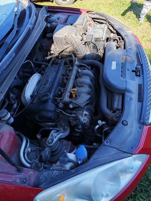 Dezmembrez kia ceed 1 6 benzină