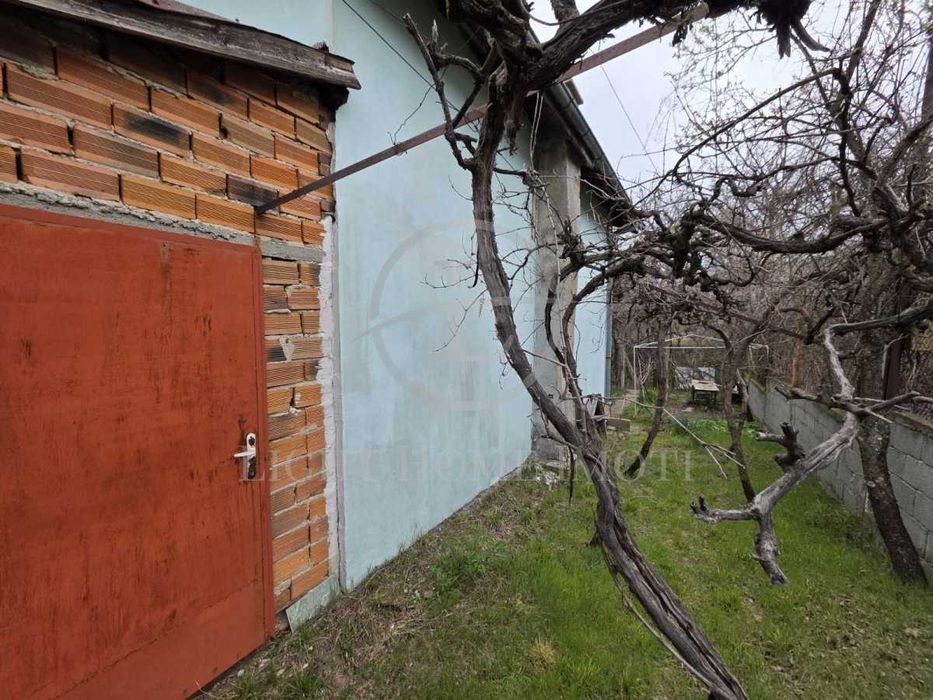 Реф. 2967 Къща / Тип Вила /  Двор