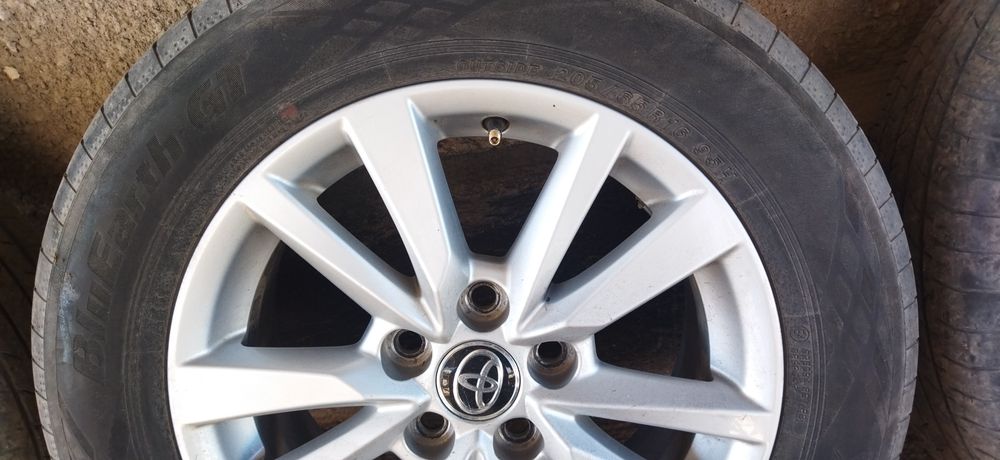 Продам титановые диски с резиной!