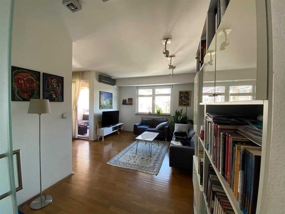 Дава се под наем Двустаен апартамент в Бургас, Изгрев - 54 кв.м за 229.5 € - Снимка #1