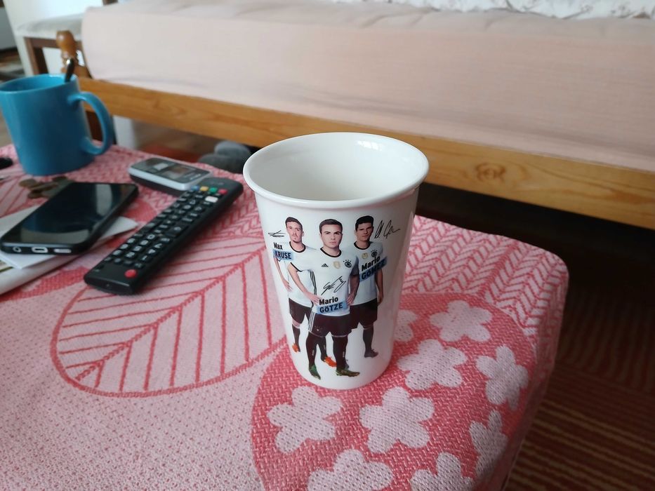 Порцеланови чаши