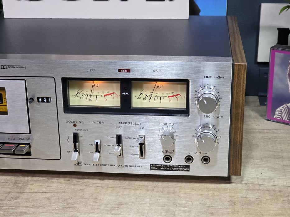 Casetofon deck SONY TC-206 SD, vintage stereo argintiu, laterale lemn, vumetre, impecabil