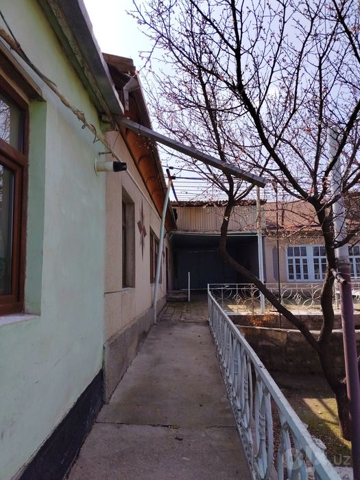 Срочно ховли сотилади 6 суток