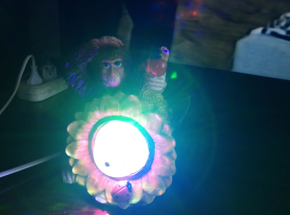 Светильник с дискошаром