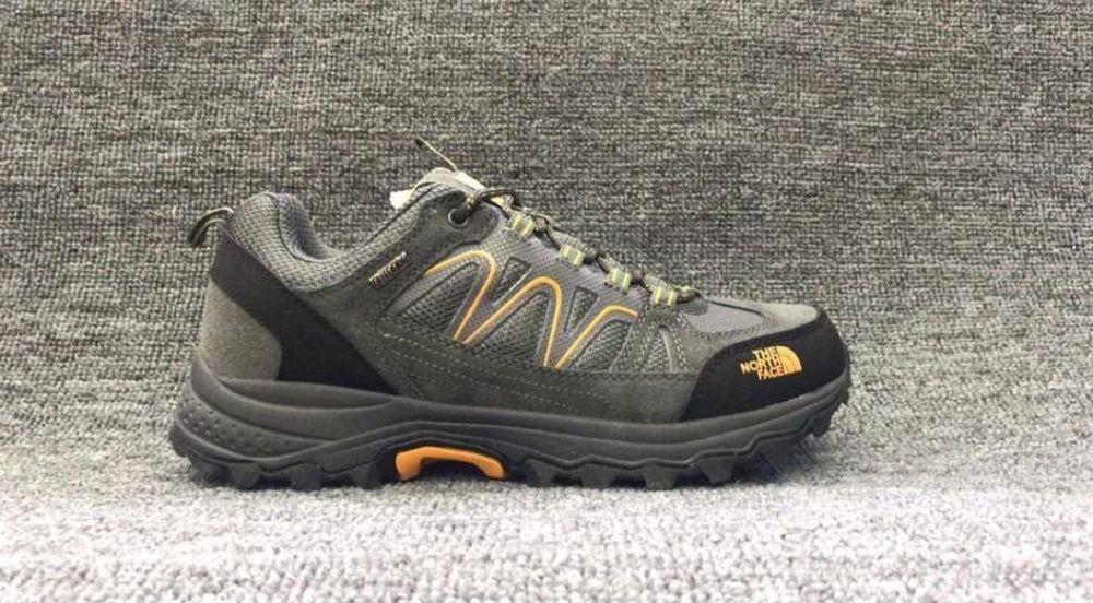 Мужская обувь кроссовки