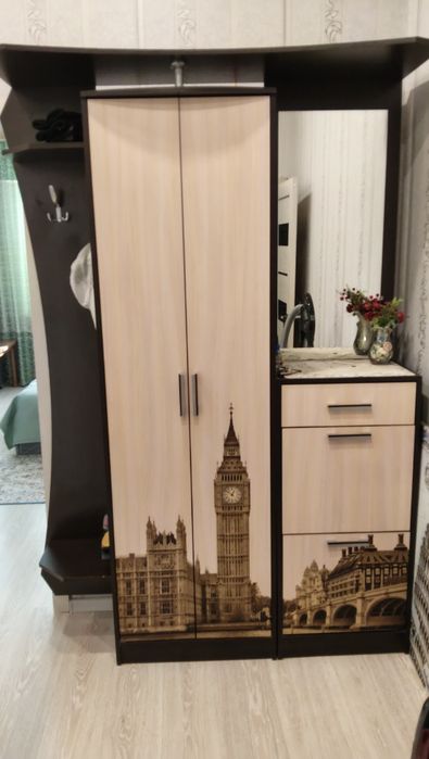 Продам прихожую.