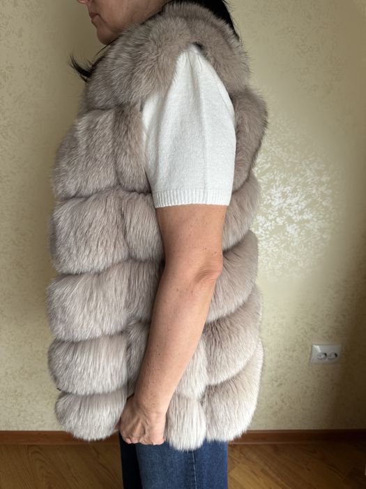 Vesta blana, stare foarte buna