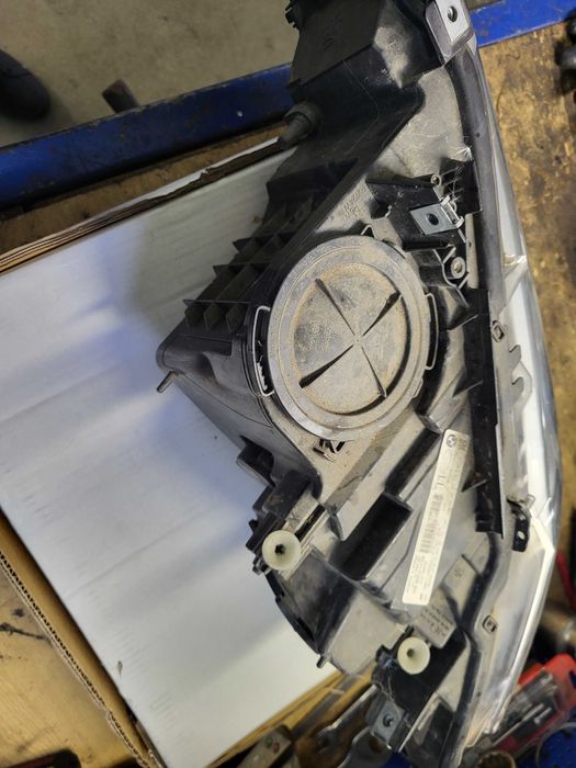 Far stanga,dreapta bmw f30 cu halogen