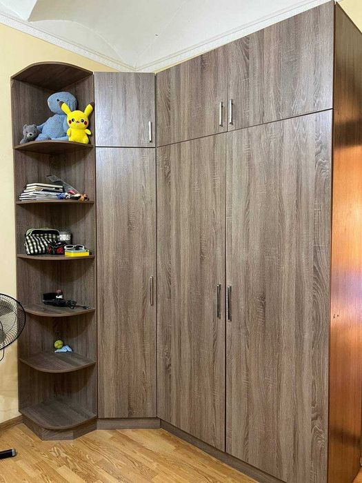 Спальный гарнитур. В отличном состоянии. Делали под заказ.