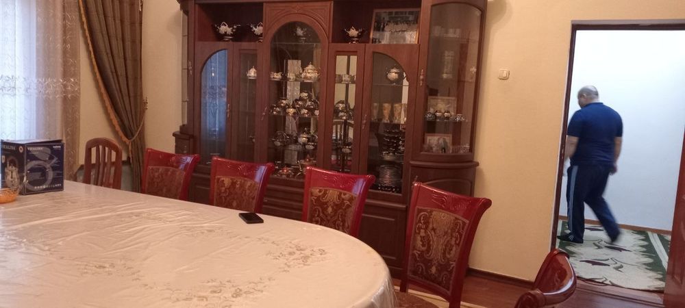 Qarshi shahar Aziya Alyans bank Yonida