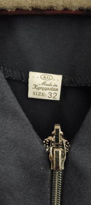 Продам школьную одежду