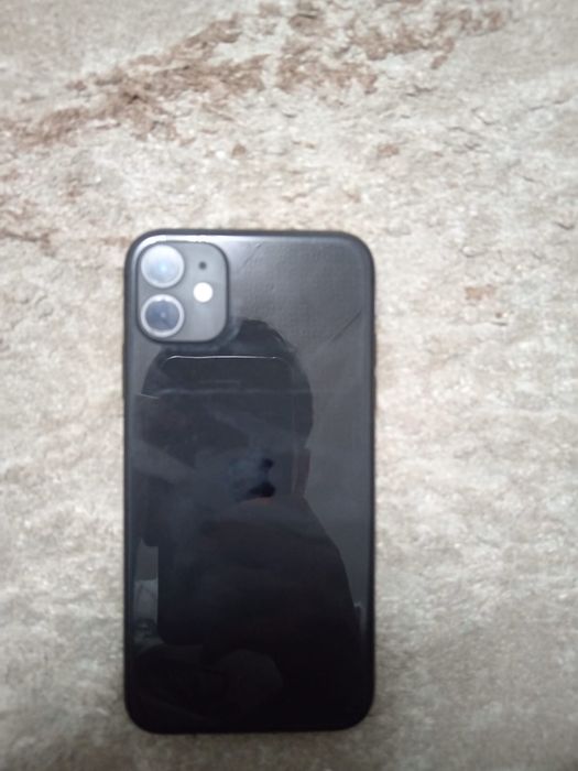 Продам айфон 11 в отличном состаяний