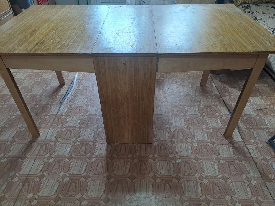 Продам б/у стол-книжка