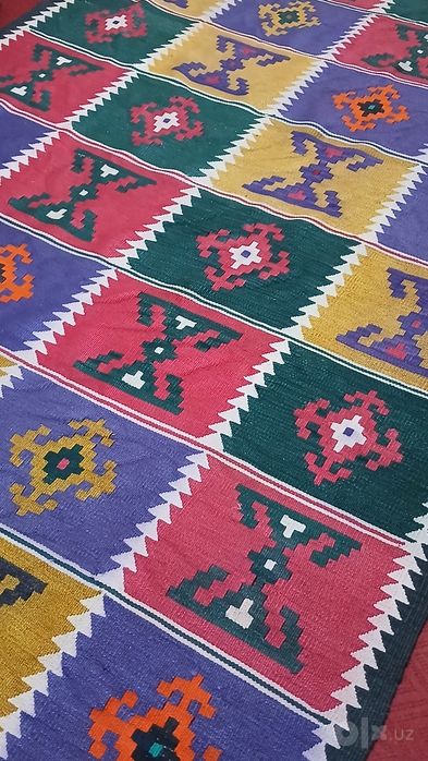 Qadimiy gilam 50 yilli holati zo'r