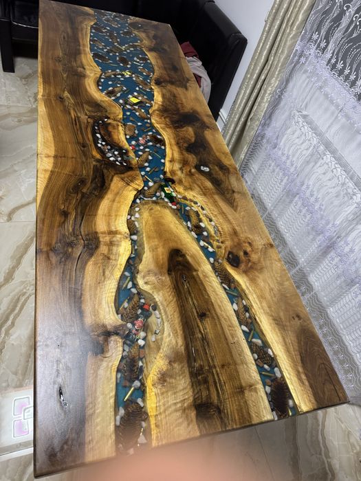 Vand masa, blat de nuc si rasina epoxidica