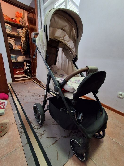 Детская коляска для малышов