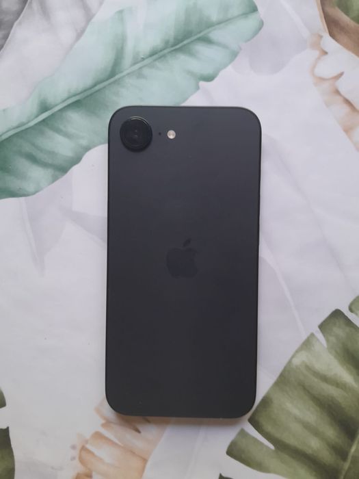 Iphone 16e в идеальном состоянии