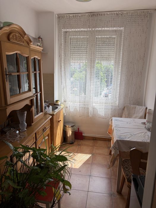 Apartament 2 camere - Bld Dacia - 50 mp - etaj 3 - lift - Proprietar