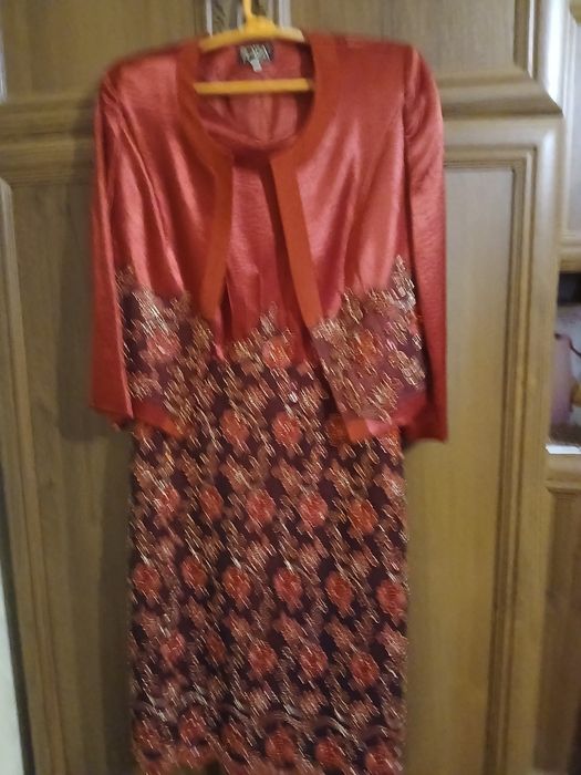 Платья разных размеров уточняйте все бренды