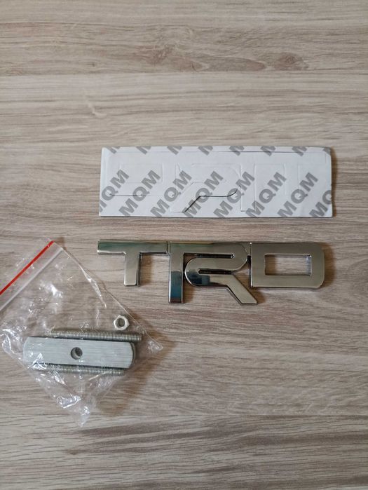 TRD на решетку радиатора, ТРД логотип шильдик эмблема