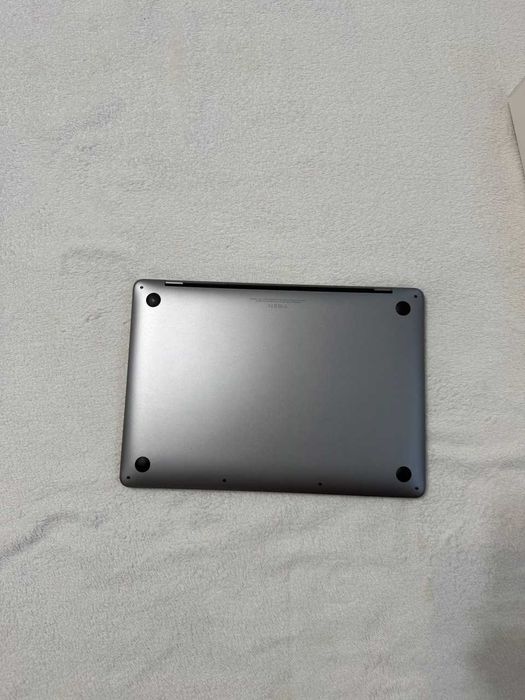 Продается MacBook Pro M1 256 Gb в идеальном состоянии.