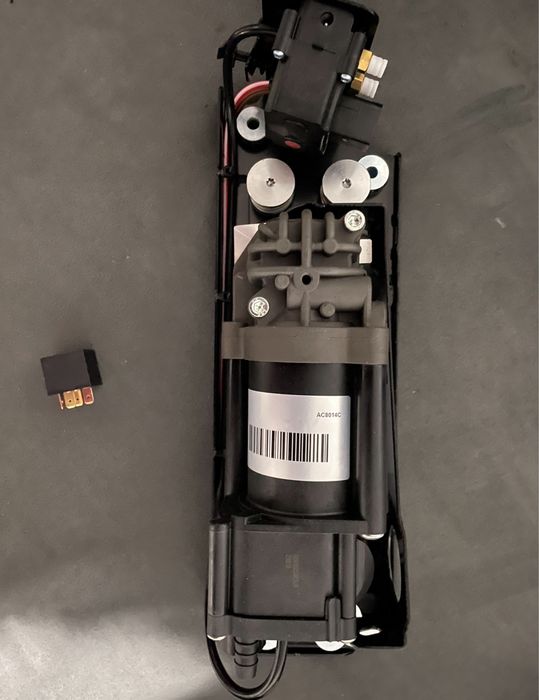 Compresor perne suspensie aer Bmw Seria 5 7 GT f07 f01 f11 f10 motoras