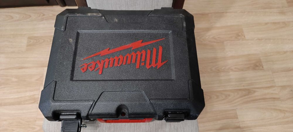 Milwaukee M18 BPD Винтоверт