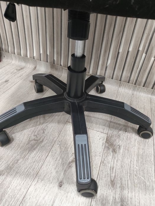 Компьютерное кресло