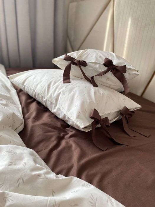 Скатерть, салфетки, постельное белье, подушки