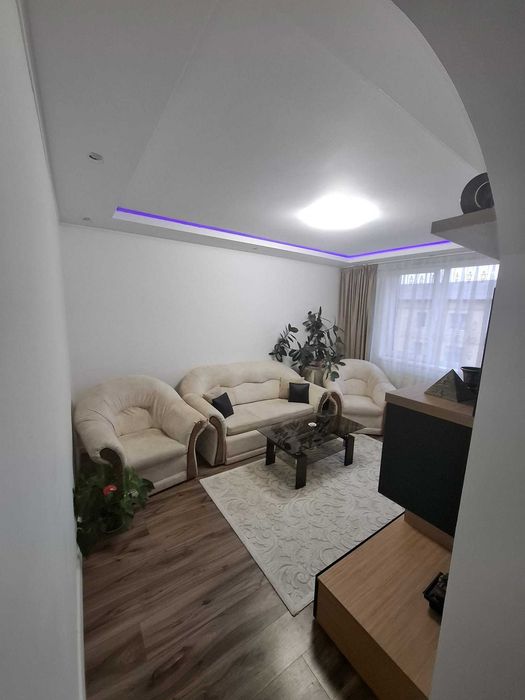 Vînd apartament 3 camere