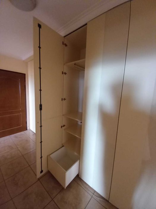 Гардероб вграден за коридор, мдф, затвряне с магнити и пуш бутони