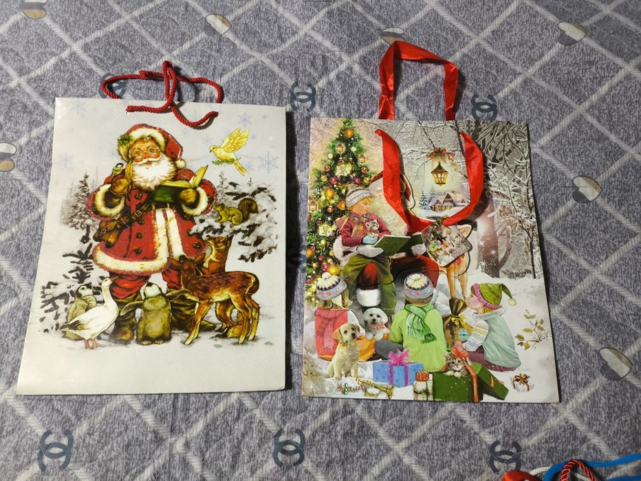 Подарочные  и брендовые бумажные пакеты