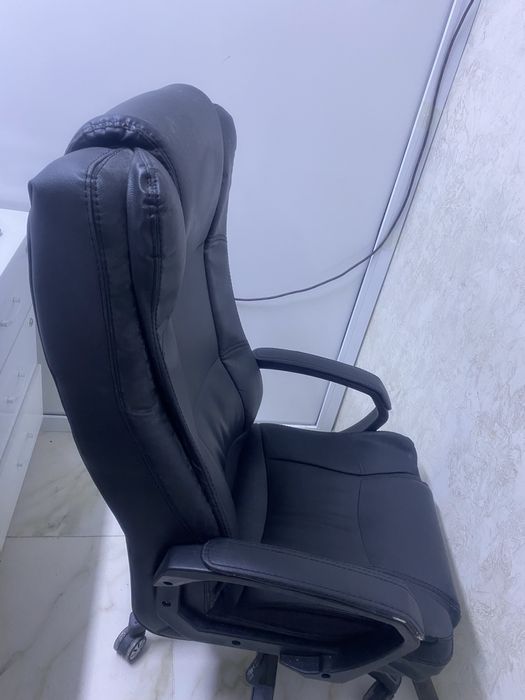 Продается кожанное кресло