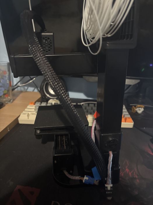 Продавам триде принтер