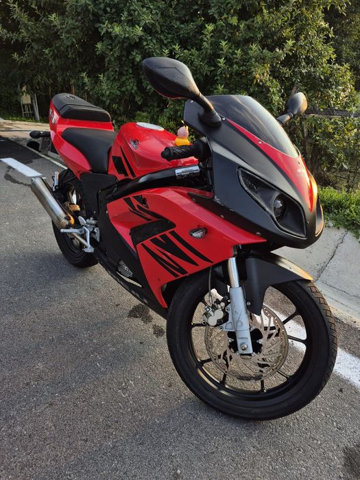 Vând motocicleta rieju 125