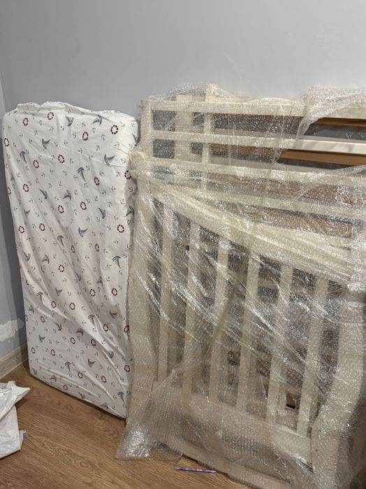 Детская кровать - манеж