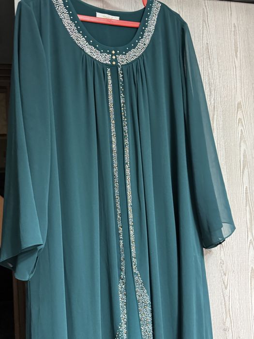 Продаеться женское вечерное платье