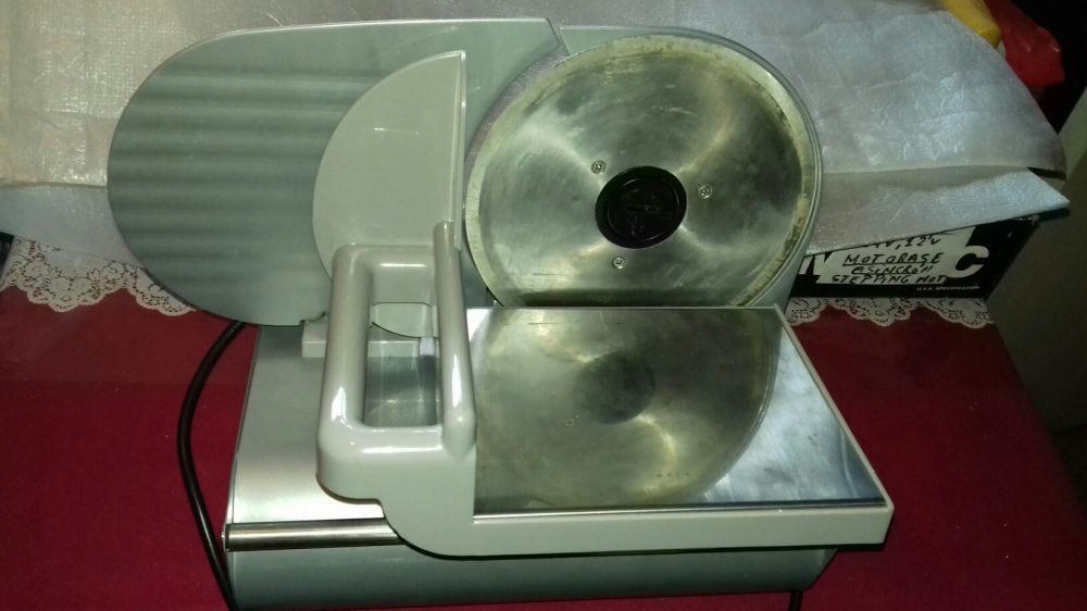 Feliator mezeluri-defecta o rotita-Silva Homeline - Model AS 521/130W