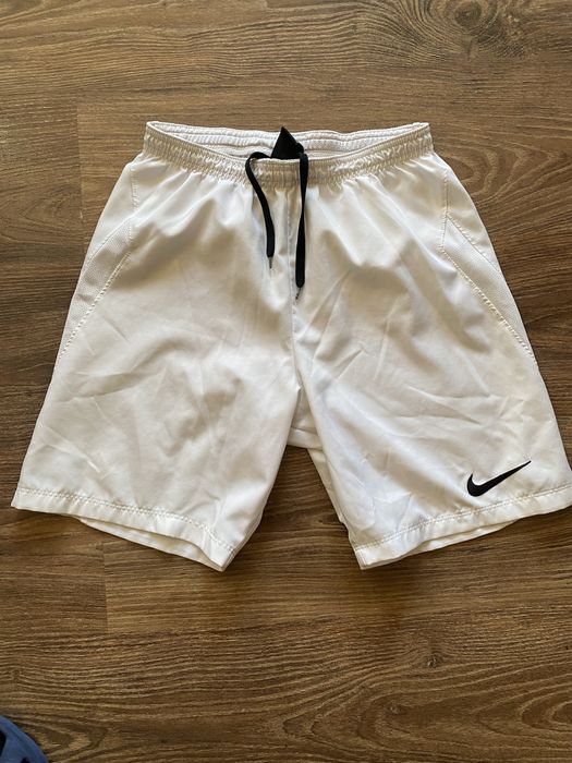 Къс клин и къси панталони