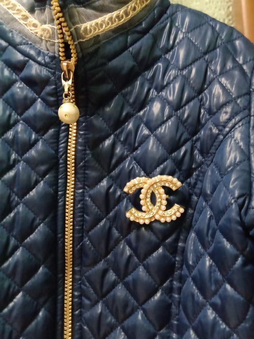 Продам курточку на девочку