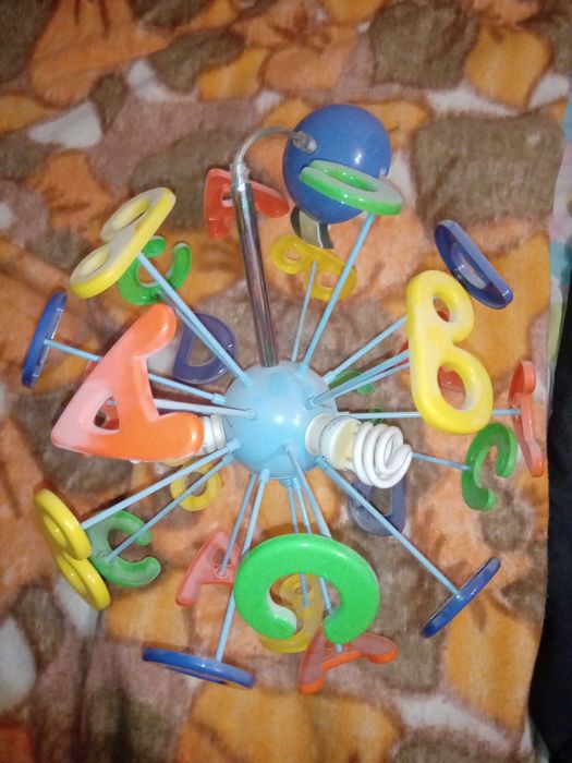 Продавам полилей colorful ABCD