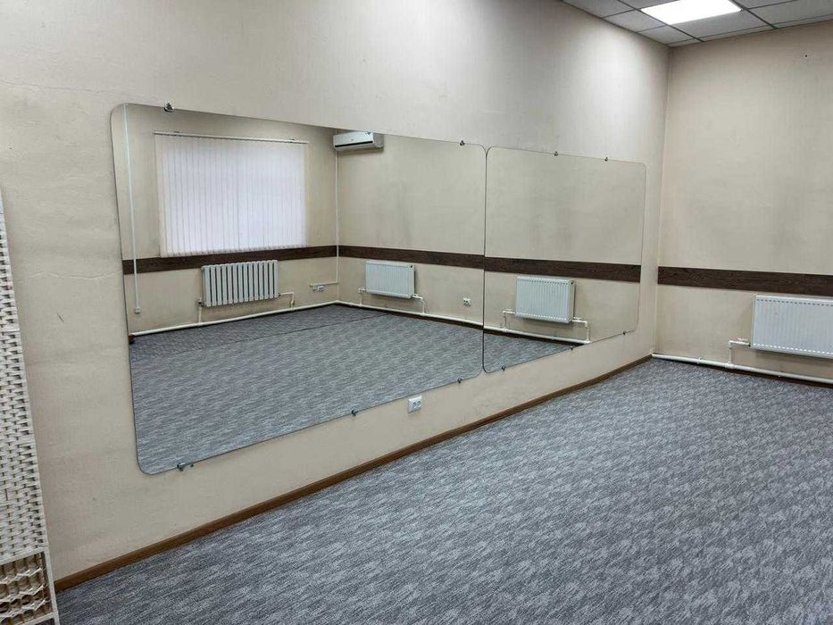 Зеркало  размером 245*160 см для фитнес зала и для спорта