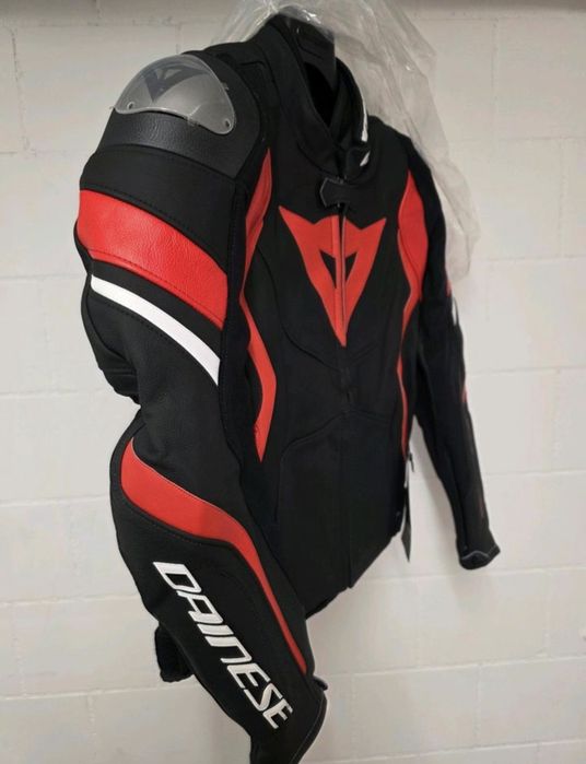 Geaca moto Dainese Avro 4 48 S/M NOUA. Piele. Jacheta Dainese piele