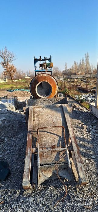 Козловой кран сотилади ва 200метр релиси билан