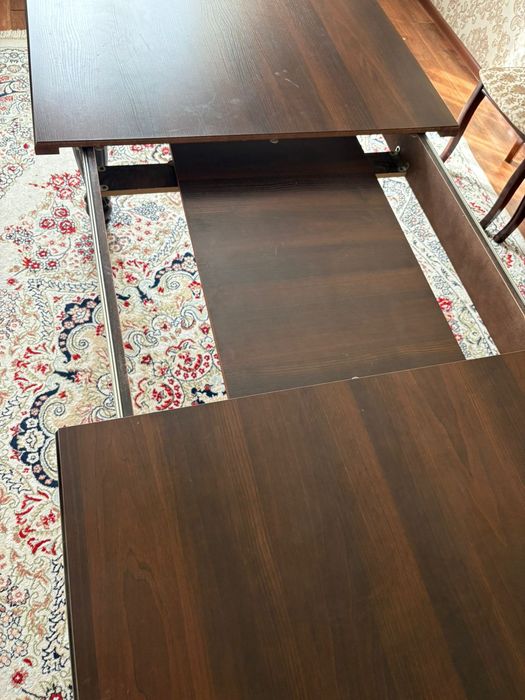 Стол обеденный для гостинной