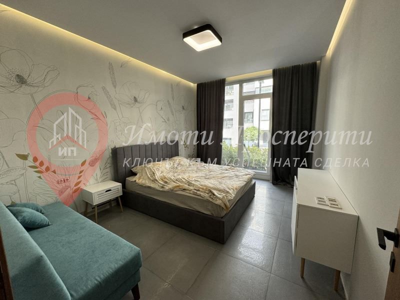 Дава се под наем Двустаен апартамент в София, Кръстова вада - 80 кв.м за 800 € - Снимка #1