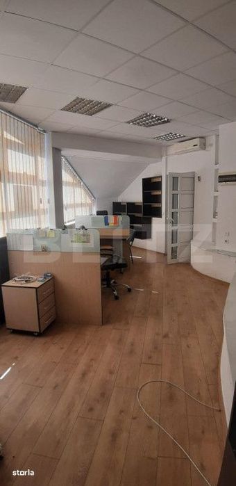Spatiu prestari servicii, parter, strada principala, 220 mp, Obcini