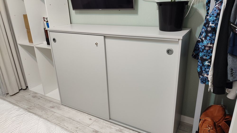 Продам шкаф купе для магазина