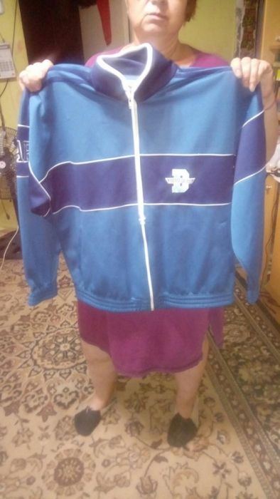 Куртка спортивная56 размер + к ней спортивные штаны